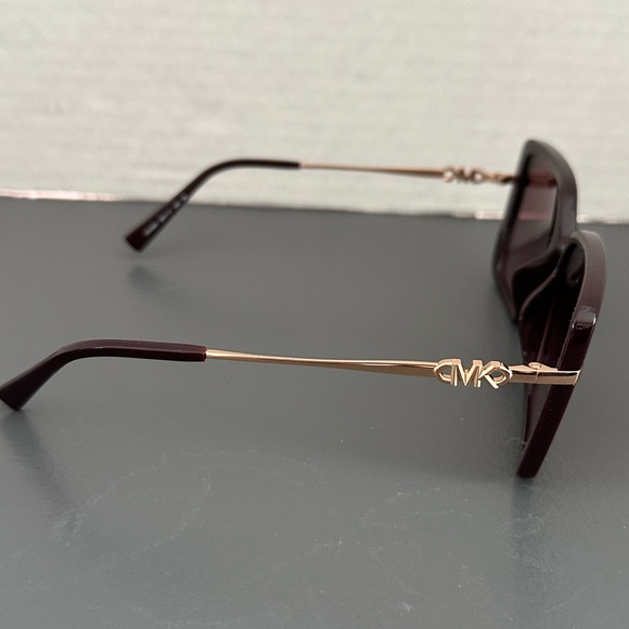 Michael Kors
Castellina square-frame sunglasses. - Picture 7 of 10